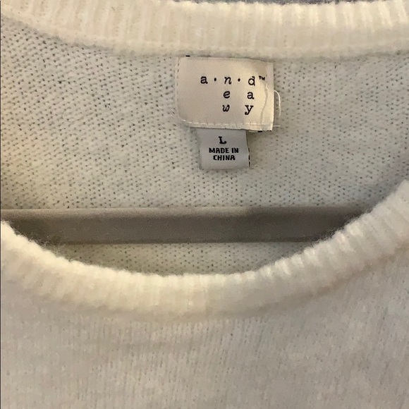 Off white sweater - Picture 2 of 2